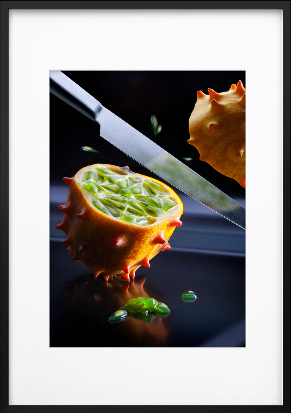 photo artistique d'un fruit Kiwano par Antoine Duchene photographe culinaire chez photos-galerie
